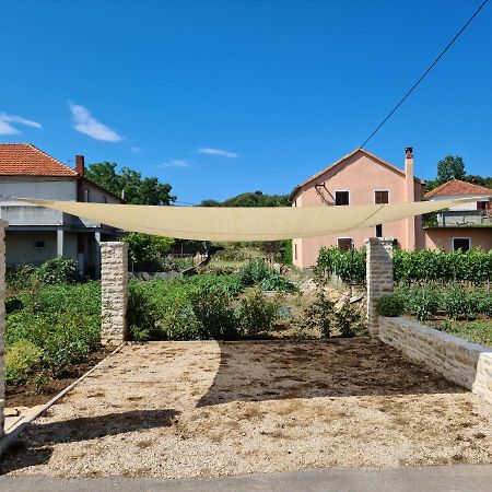Holiday Home Lipa Nasa Neviđane المظهر الخارجي الصورة